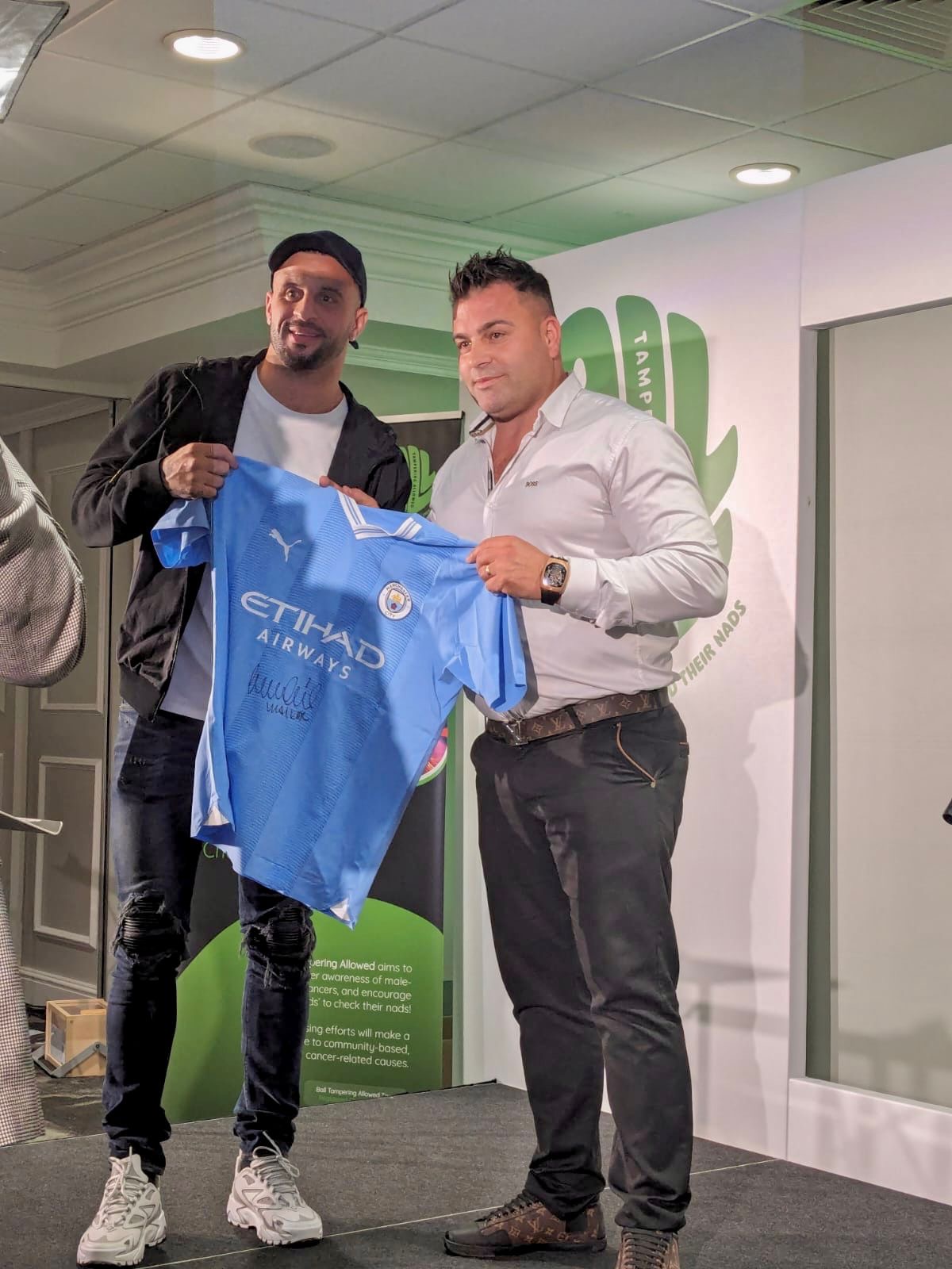 Sipërmarrësi shqiptar Florenx Kullani takohet me yllin e futbollit Kyle Walker në Londër; Ja eventi që i bëri bashkë…